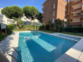 Apartamento Las Antillas con piscina en playa Els Fenals Lloret de Mar